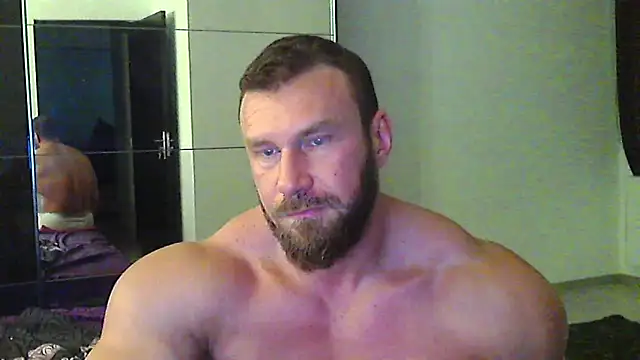 Snapshot of muscularkevin chatting on 05/18/26, 04:07 muscularkevin online show from 05/18/26, 04:07