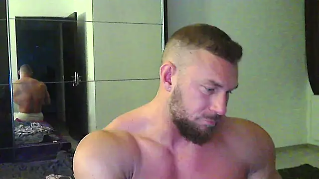 Snapshot of muscularkevin chatting on 05/19/26, 03:24 muscularkevin online show from 05/19/26, 03:24