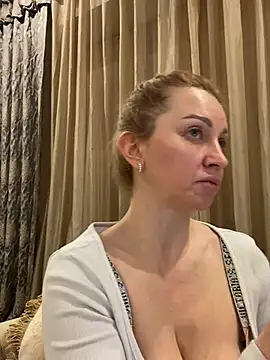 Amazoniiaa online show from 02/12/25, 04:22