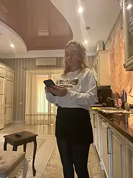 Amazoniiaa online show from 02/20/25, 04:25