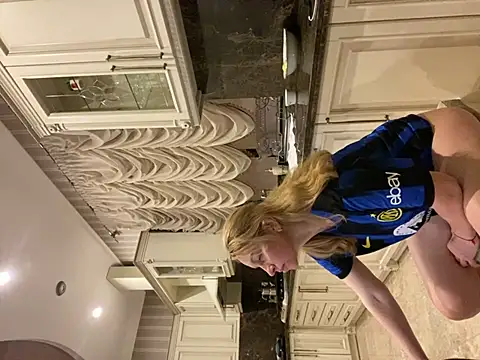 Amazoniiaa online show from 03/04/25, 07:32