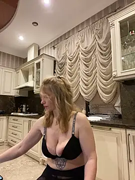 Amazoniiaa online show from 03/08/25, 03:56