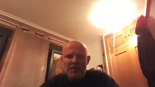 Snapshot of davigochi77bcn chatting on 12/18/24, 07:52 davigochi77bcn online show from 12/18/24, 07:52