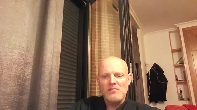 Snapshot of davigochi77bcn chatting on 01/17/25, 07:38 davigochi77bcn online show from 01/17/25, 07:38