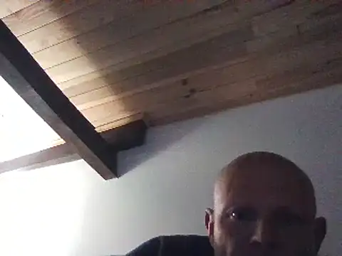 Snapshot of davigochi77bcn chatting on 03/13/25, 09:48 davigochi77bcn online show from 03/13/25, 09:48