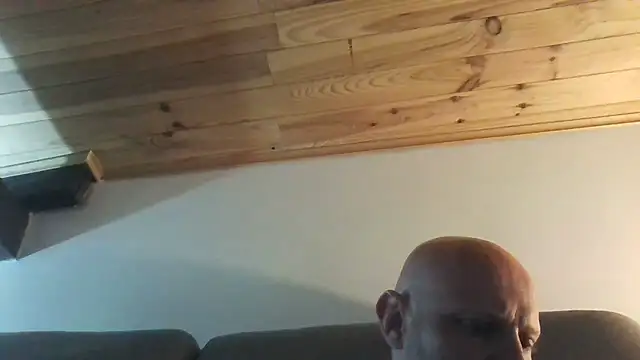 Snapshot of davigochi77bcn chatting on 03/17/25, 07:37 davigochi77bcn online show from 03/17/25, 07:37