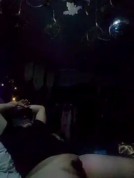 Snapshot of Hotredheadandtoungelasher chatting on 10/23/25, 08:57 Hotredheadandtoungelasher online show from 10/23/25, 08:57