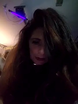 Snapshot of Hotredheadandtoungelasher chatting on 11/04/25, 10:47 Hotredheadandtoungelasher online show from 11/04/25, 10:47