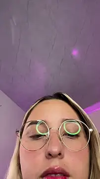 Snapshot of Irisweet_ chatting on 06/18/26, 11:09 Irisweet online show from 06/18/26, 11:09