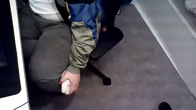 Luishorny19 online show from 01/14/25, 03:15