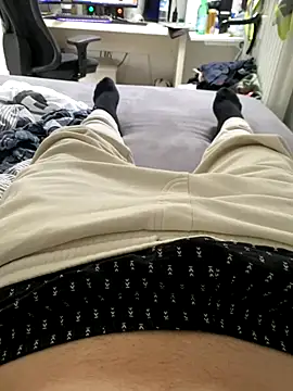 Luishorny19 online show from 09/18/25, 12:51