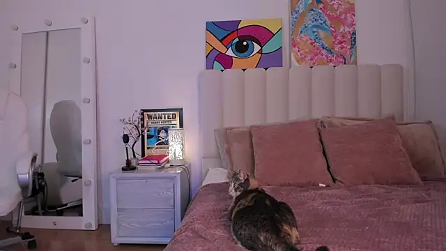 Daniela Miller  online show from 01/31/25, 04:03