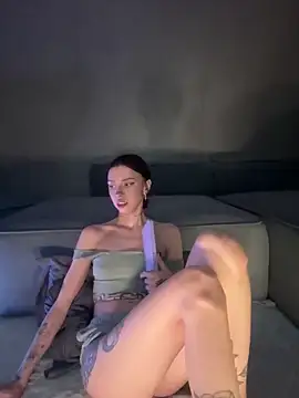 Snapshot of Bastet chatting on 10/31/25, 08:43 Bastet online show from 10/31/25, 08:43