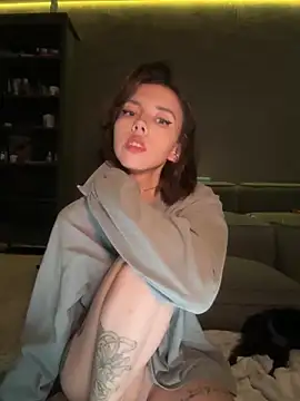 Snapshot of Bastet chatting on 11/29/25, 06:22 Bastet online show from 11/29/25, 06:22