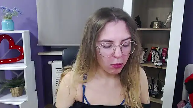 Zoey Erotic online show from 12/02/24, 05:37