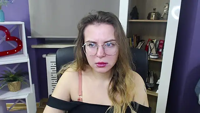 Zoey Erotic online show from 12/11/24, 05:32