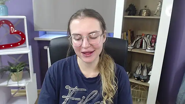 Zoey Erotic online show from 12/20/24, 08:38