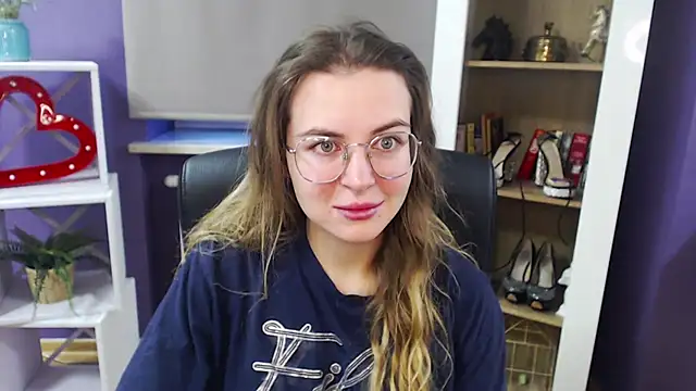 Zoey Erotic online show from 12/21/24, 07:24