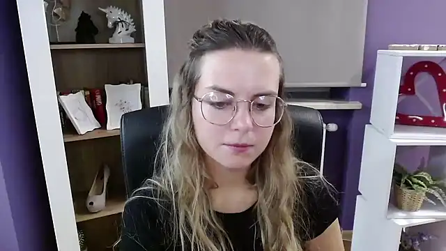 Snapshot of Zoey_Erotic chatting on 10/07/25, 04:31 Zoey Erotic online show from 10/07/25, 04:31