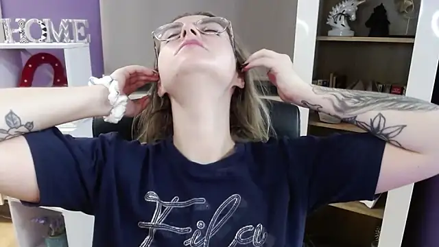 Snapshot of Zoey_Erotic chatting on 12/03/25, 05:37 Zoey Erotic online show from 12/03/25, 05:37