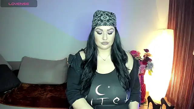 Laura sinner online show from 01/25/25, 04:57
