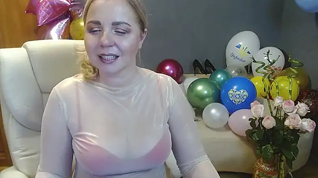 Cute sun online show from 12/11/24, 12:12
