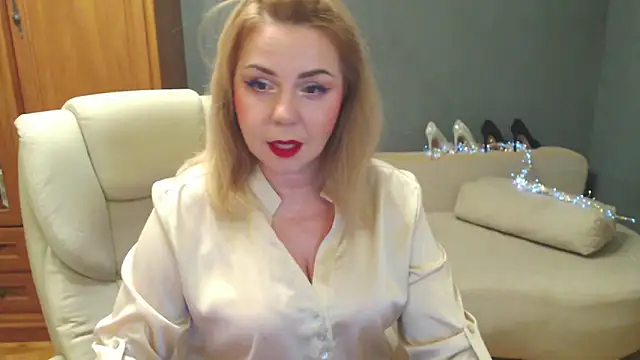 Cute sun online show from 10/16/25, 04:30