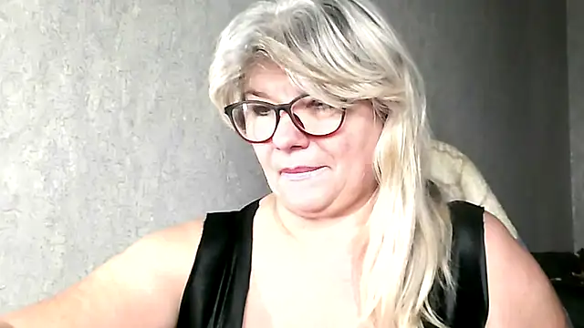 Diana 49 online show from 12/03/25, 10:52