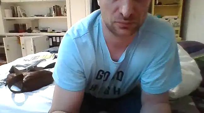 Snapshot of MmaxX004 chatting on 02/22/25, 07:23 MmaxX004 online show from 02/22/25, 07:23