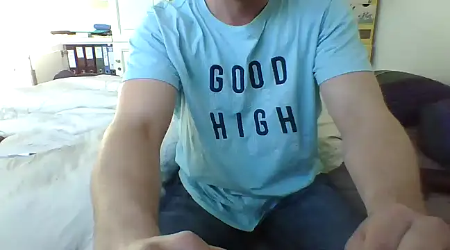 Snapshot of MmaxX004 chatting on 02/26/25, 08:26 MmaxX004 online show from 02/26/25, 08:26