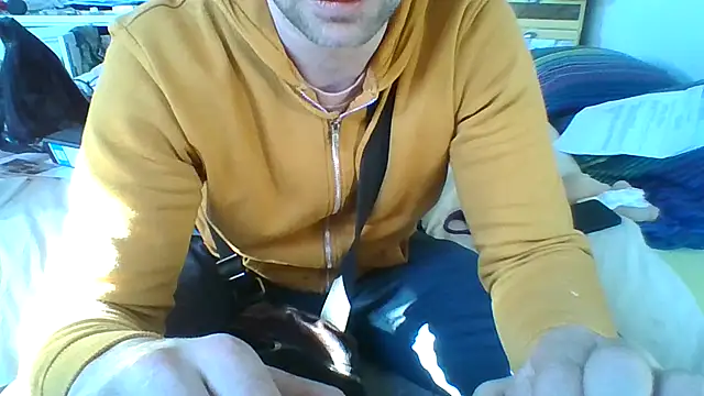 Snapshot of MmaxX004 chatting on 03/04/25, 03:04 MmaxX004 online show from 03/04/25, 03:04