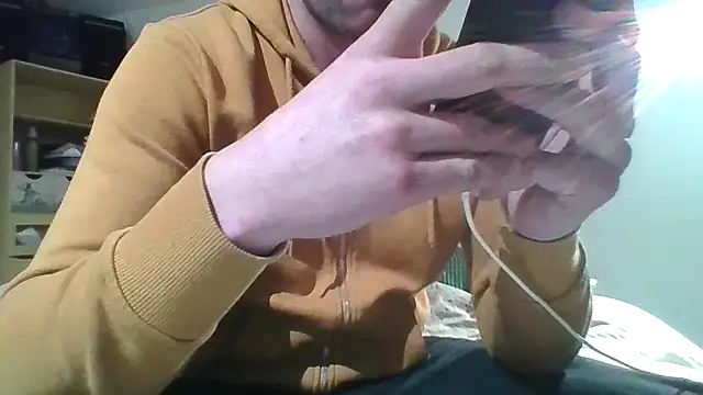 Snapshot of MmaxX004 chatting on 03/07/25, 07:16 MmaxX004 online show from 03/07/25, 07:16