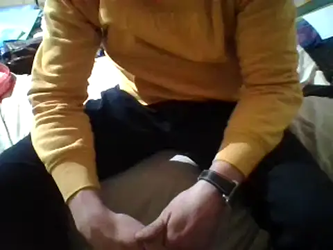 Snapshot of MmaxX004 chatting on 03/20/25, 12:19 MmaxX004 online show from 03/20/25, 12:19