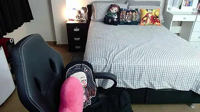 kittykat18x online show from 12/13/24, 04:22