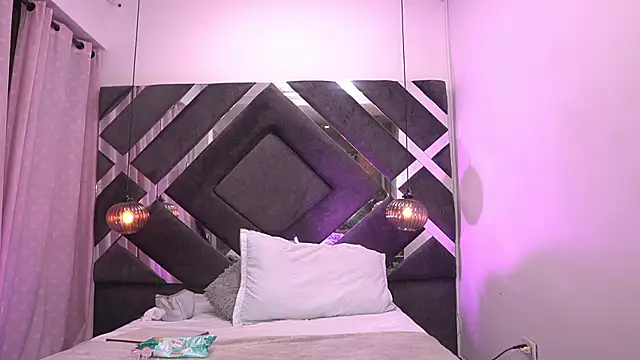 Snapshot of violeta_aroca chatting on 10/29/25, 03:42 violeta aroca online show from 10/29/25, 03:42