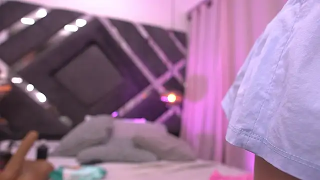 Snapshot of violeta_aroca chatting on 11/01/25, 03:08 violeta aroca online show from 11/01/25, 03:08