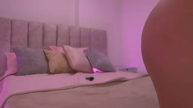 Snapshot of violeta_aroca chatting on 11/06/25, 03:07 violeta aroca online show from 11/06/25, 03:07