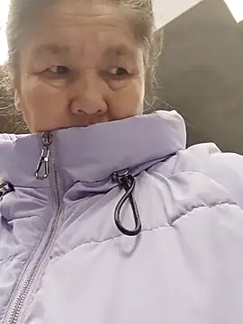 Zulfiya Bruce online show from 10/18/25, 07:14