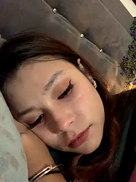 Snapshot of 3littleschoolteens chatting on 11/17/25, 06:19 3littleschoolteens online show from 11/17/25, 06:19