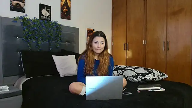 Snapshot of 3littleschoolteens chatting on 11/21/25, 07:23 3littleschoolteens online show from 11/21/25, 07:23