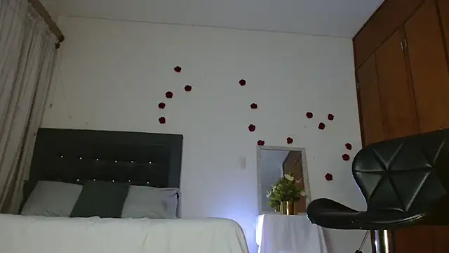 3littleschoolteens online show from 04/25/26, 06:05
