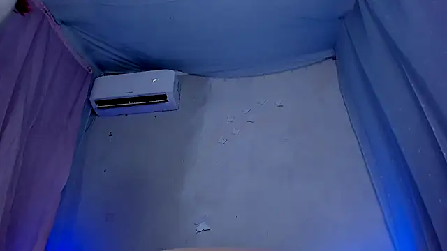 LickLizzy online show from 02/10/25, 03:46