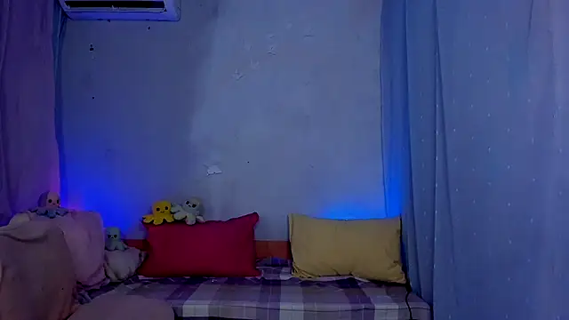 LickLizzy online show from 02/10/25, 06:53