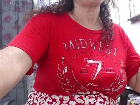 Snapshot of heyline_milf chatting on 12/27/24, 11:10 heyline milf online show from 12/27/24, 11:10
