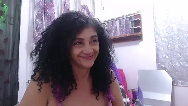 Snapshot of heyline_milf chatting on 02/25/25, 09:35 heyline milf online show from 02/25/25, 09:35