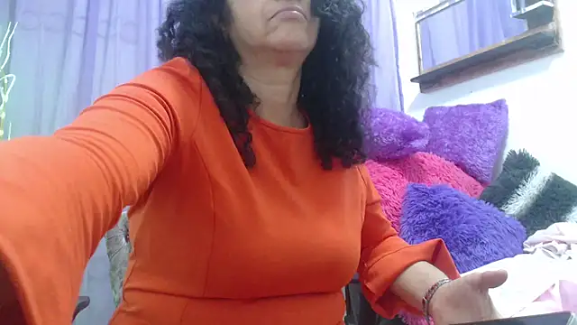 Snapshot of heyline_milf chatting on 10/07/25, 01:03 heyline milf online show from 10/07/25, 01:03