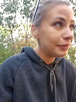 Keli Jessi online show from 09/19/25, 12:17