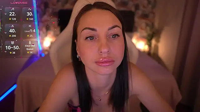 KristiiMax online show from 11/18/25, 10:31