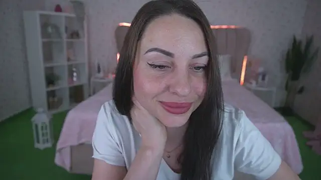 KristiiMax online show from 04/21/26, 04:56