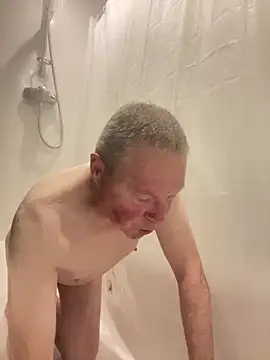 Snapshot of boilinghot123 chatting on 10/29/25, 05:25 boilinghot123 online show from 10/29/25, 05:25